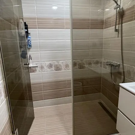 Sunny 2-bedrooms Apartament