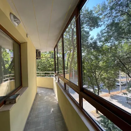 アパート Sunny 2-bedrooms