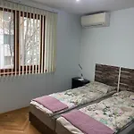 Sunny 2-bedrooms Apartamento *