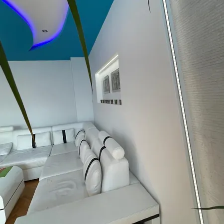 Sunny 2-bedrooms Lejlighed
