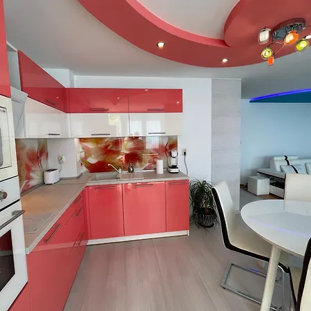 Sunny 2-bedrooms Apartmán *