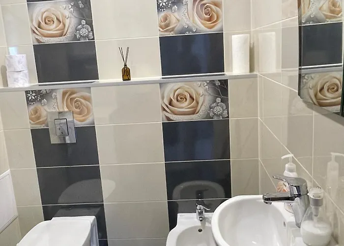 Sunny 2-bedrooms Apartament *