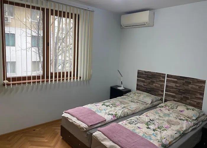 Sunny 2-bedrooms Apartament *