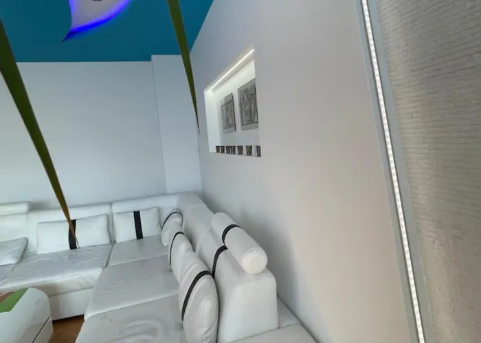 Sunny 2-bedrooms Apartament